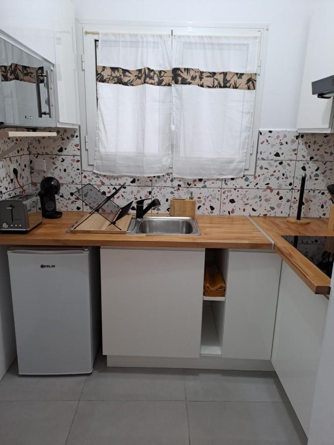 Appartement Cosy, T2 Situe En Centre Ville De Saint-Pierre Экстерьер фото